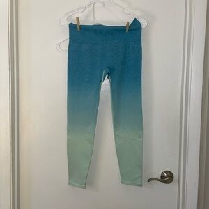 Two-tone tights green to light green